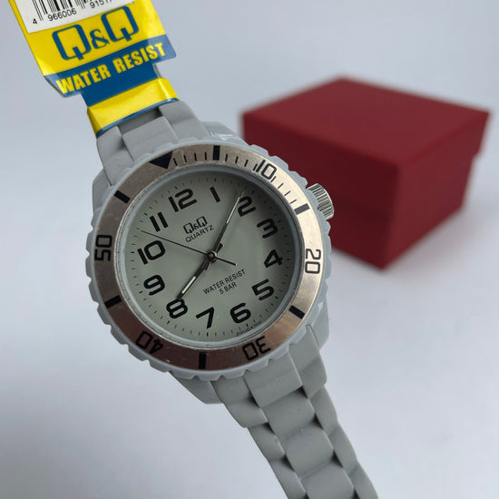 Q&Q Classic Gray Unisex Watch